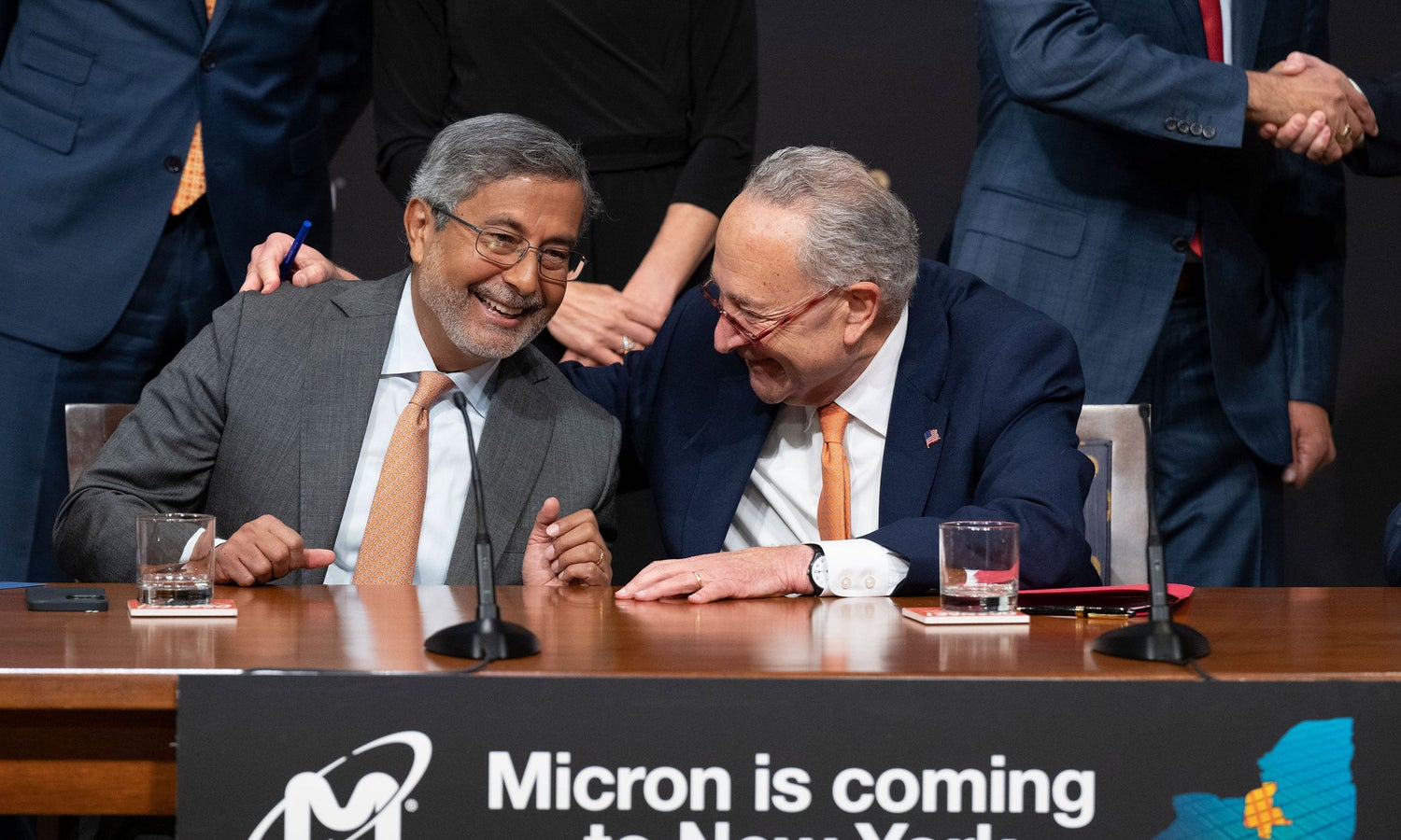 Photo 02 from the New York signing event